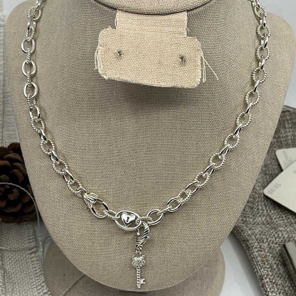 💎 Vintage Judith Ripka Sterling Silver Heart & Key Statement Necklace w/Box Cer - Picture 9 of 16